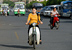 バイクに乗るベトナム女性